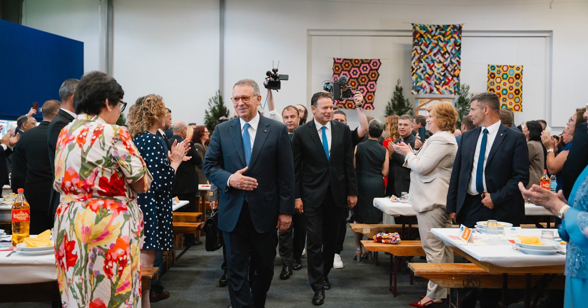 President of the Republic has lunch with the public during Portugal Day celebrations