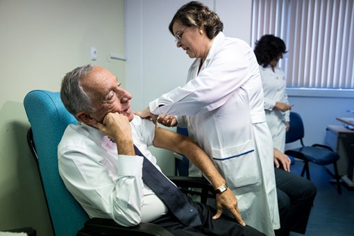 Campanha de Vacinação contra a gripe no Centro de Saúde de Sete Rios, Lisboa  Créditos: © Miguel Figueiredo Lopes / Presidência da República