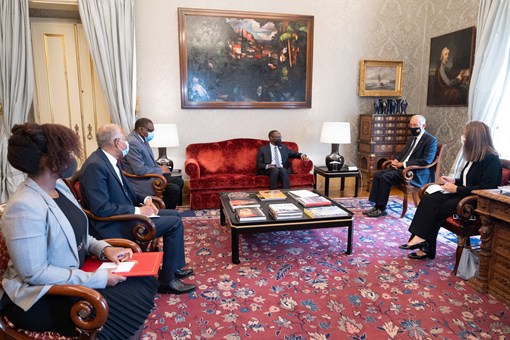 Encontro com o Vice-Presidente de Angola, Bornito de Sousa, no Palácio de Belém, após as Cerimónias Fúnebres de Estado do Antigo Presidente da República Jorge Sampaio Créditos: © Rui Ochoa / Presidência da República Encontro com o Vice-Presidente de Angola, Bornito de Sousa, no Palácio de Belém, após as Cerimónias Fúnebres de Estado do Antigo Presidente da República Jorge Sampaio Créditos: © Rui Ochoa / Presidência da República