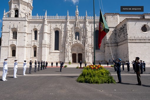 Foto de Arquivo: Cerimónia do hastear da Bandeira Nacional junto ao Mosteiro dos Jerónimos, em Lisboa, nas Comemorações do Dia de Portugal, de Camões e das Comunidades Portuguesas no dia 10 de junho de 2020 Créditos: © Rui Ochoa