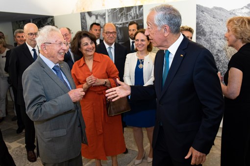 Visita à exposição "Portugal e Luxemburgo, países de esperança em tempos difíceis" Créditos: © Miguel Figueiredo Lopes / Presidência da República Visita à exposição "Portugal e Luxemburgo, países de esperança em tempos difíceis" Créditos: © Miguel Figueiredo Lopes / Presidência da República