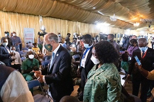 Visita ao Centro de Vacinação Paz Flor em Luanda  Créditos: © Rui Ochoa / Presidência da República