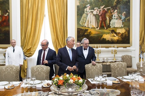 Almoço, na Embaixada de Portugal, com individualidades da comunidade portuguesa residentes em Paris  Créditos: © Miguel Figueiredo Lopes / Presidência da República