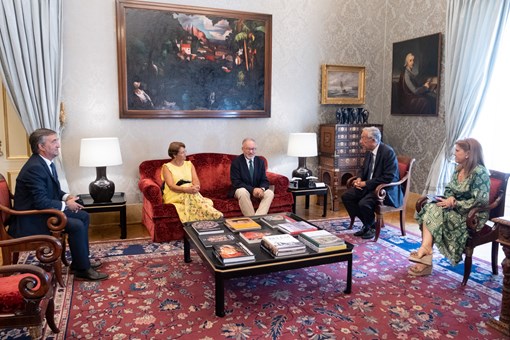Audiência a uma delegação da ANAFRE - Associação Nacional de Freguesias no Palácio de Belém Créditos: © Rui Ochoa / Presidência da República Audiência a uma delegação da ANAFRE - Associação Nacional de Freguesias no Palácio de Belém Créditos: © Rui Ochoa / Presidência da República