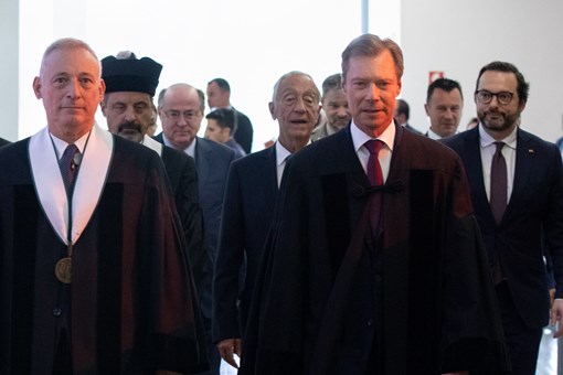 Presidente da República no Honoris Causa de Sua Alteza Real o Grão-Duque do Luxemburgo Créditos: © Miguel Figueiredo Lopes / Presidência da República Presidente da República no Honoris Causa de Sua Alteza Real o Grão-Duque do Luxemburgo Créditos: © Miguel Figueiredo Lopes / Presidência da República