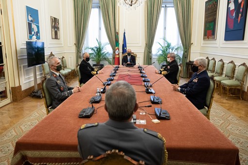 Apresentação de Cumprimentos de Boas Festas do Chefe do Estado-Maior-General das Forças Armadas e dos Chefes do Estado-Maior da Armada, do Exército e da Força Aérea ao Presidente da República Créditos: © Miguel Figueiredo Lopes / Presidência da República Apresentação de Cumprimentos de Boas Festas do Chefe do Estado-Maior-General das Forças Armadas e dos Chefes do Estado-Maior da Armada, do Exército e da Força Aérea ao Presidente da República Créditos: © Miguel Figueiredo Lopes / Presidência da República
