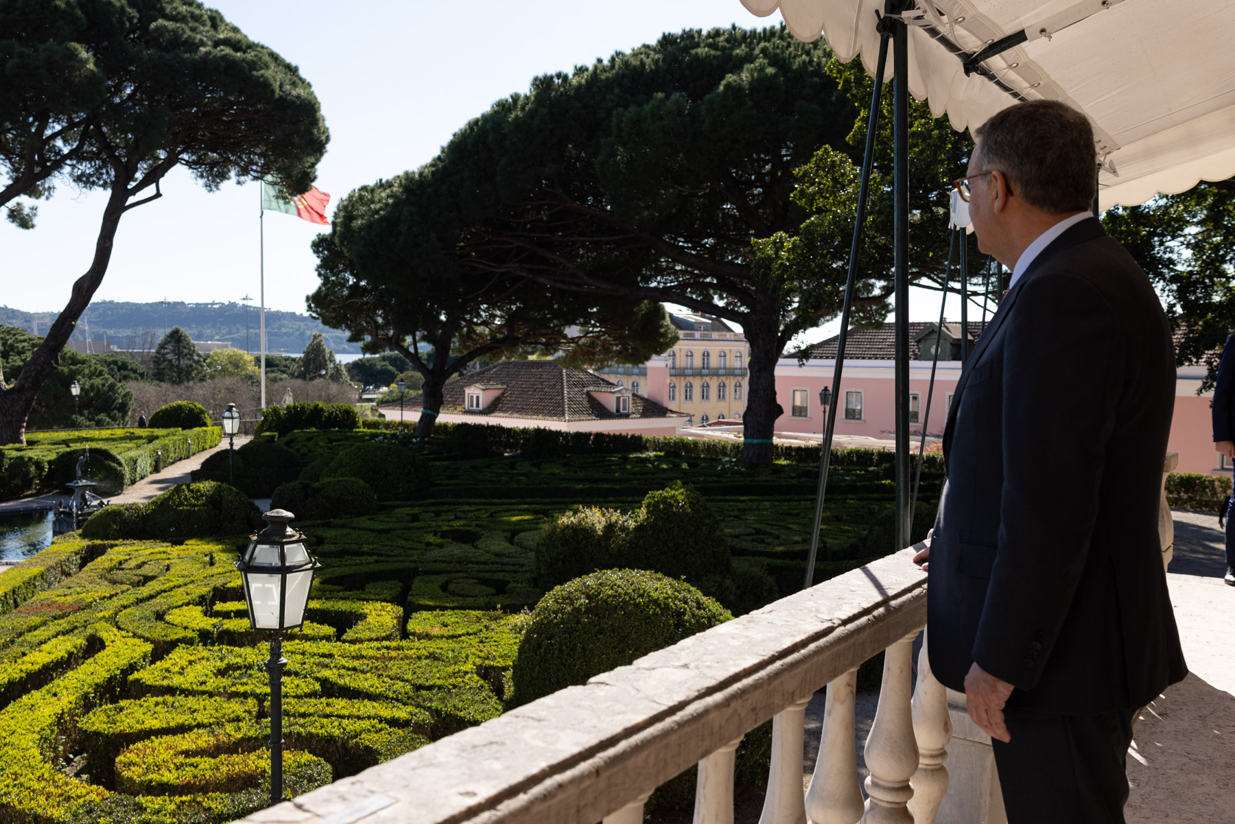 Presidente da República conheceu os diferentes espaços e cumprimentou as pessoas que trabalham no Palácio de Belém Créditos: © Miguel Figueiredo Lopes / Presidência da República