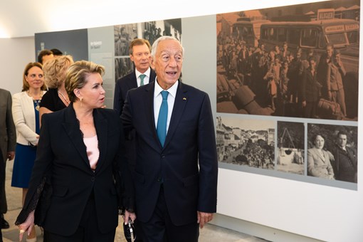 Visita à exposição "Portugal e Luxemburgo, países de esperança em tempos difíceis" Créditos: © Miguel Figueiredo Lopes / Presidência da República Visita à exposição "Portugal e Luxemburgo, países de esperança em tempos difíceis" Créditos: © Miguel Figueiredo Lopes / Presidência da República